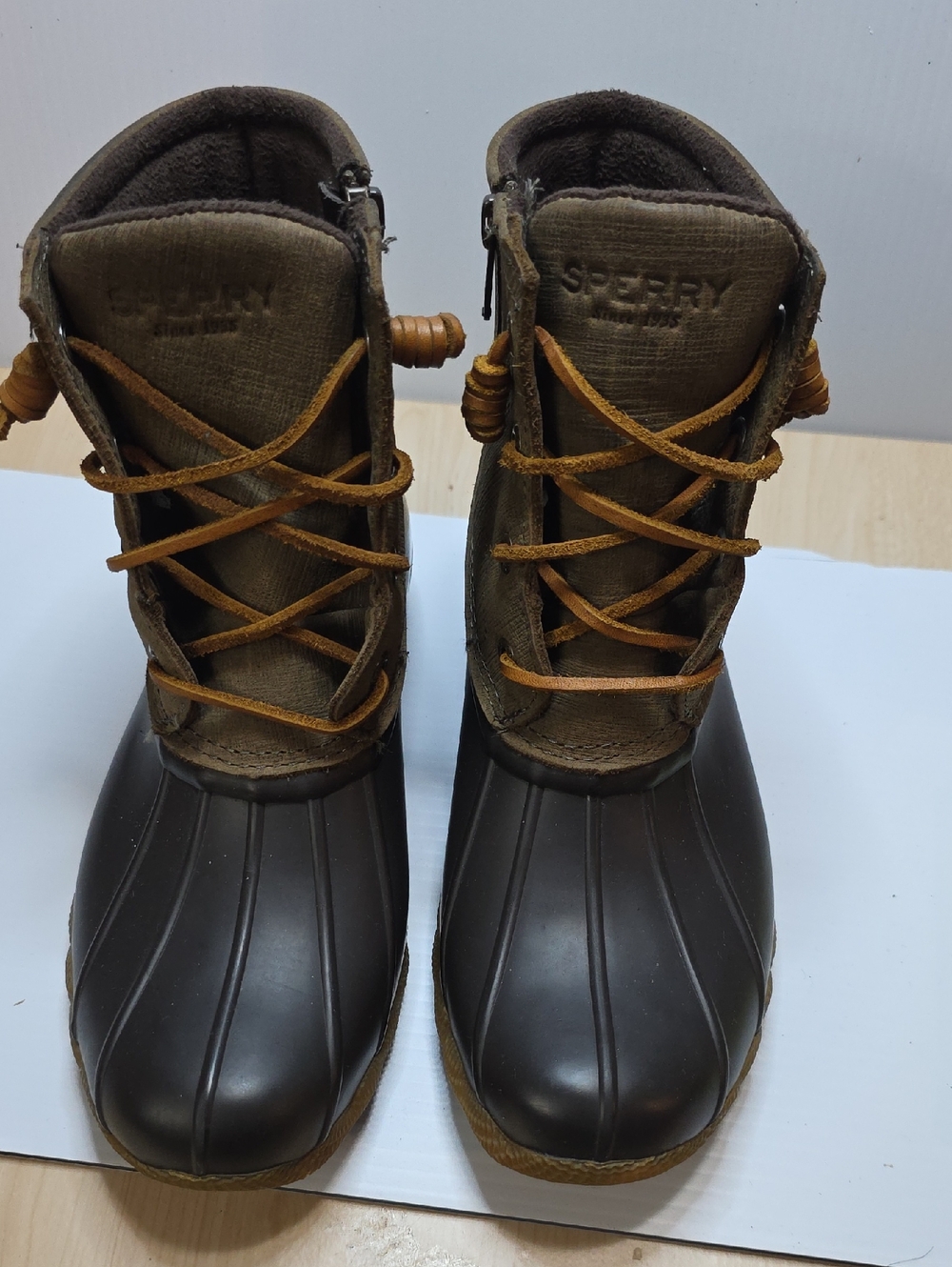 Sperry Saltwater Brown and Tan Waterproof Lace-Up Womens Duck Boots Size 6